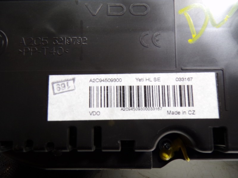 Recambio de cuadro instrumentos para skoda yeti 1.2 tsi referencia OEM IAM 5L0920840S1QB 5L0920840S 