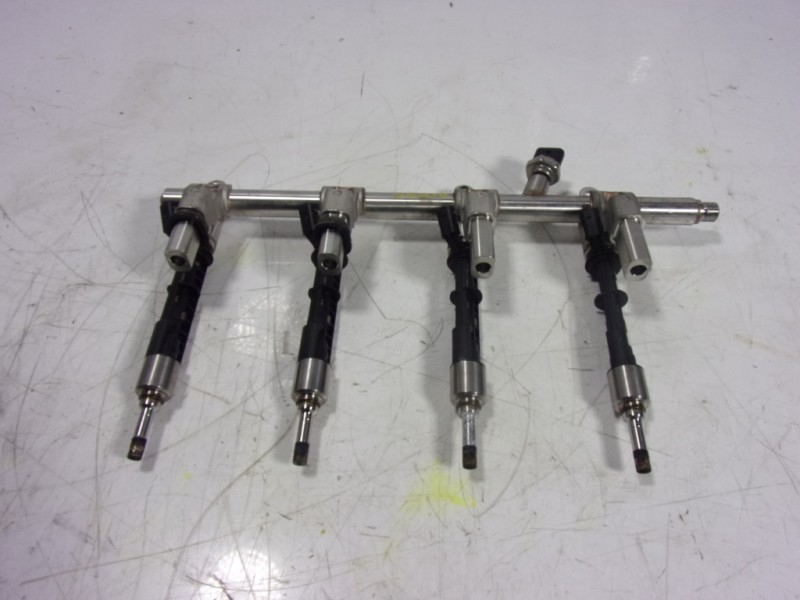 Recambio de rampa inyectora para alfa romeo stelvio (630) executive 4wd referencia OEM IAM 50052930 04893628AC 0261555227