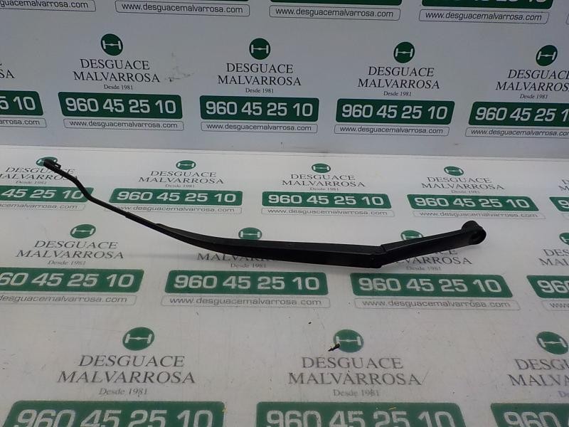 Recambio de brazo limpia delantero derecho para kia rio concept referencia OEM IAM 983211W000  