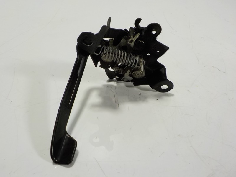 Recambio de cerradura capot para toyota yaris hybrid active referencia OEM IAM 535100D300  