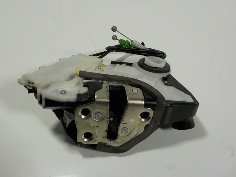 Recambio de cerradura puerta delantera derecha para toyota yaris hybrid active referencia OEM IAM 690300D540 U311130F1 161006