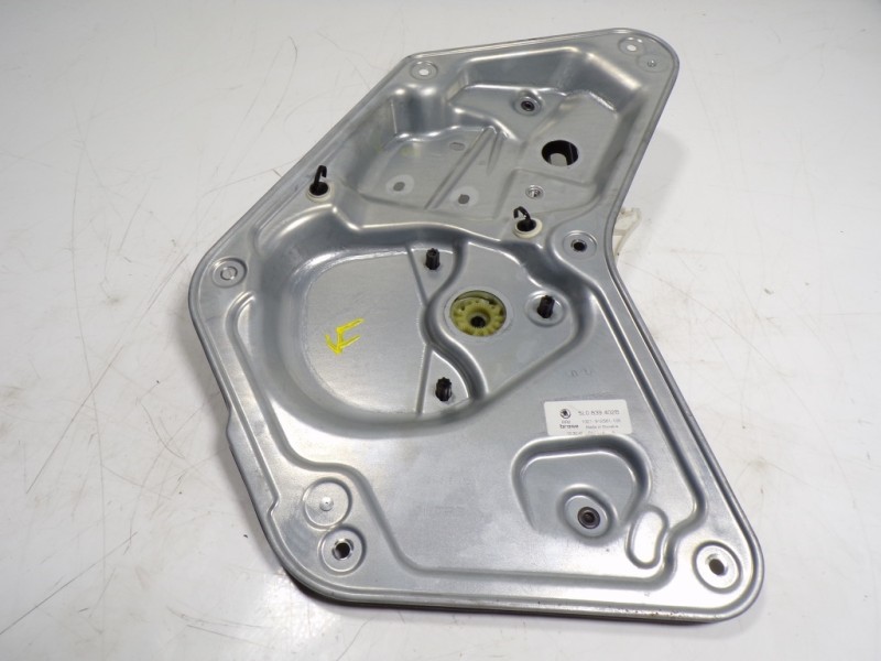 Recambio de elevalunas trasero derecho para skoda yeti 1.2 tsi referencia OEM IAM 5L0839462A 5L0839402B 
