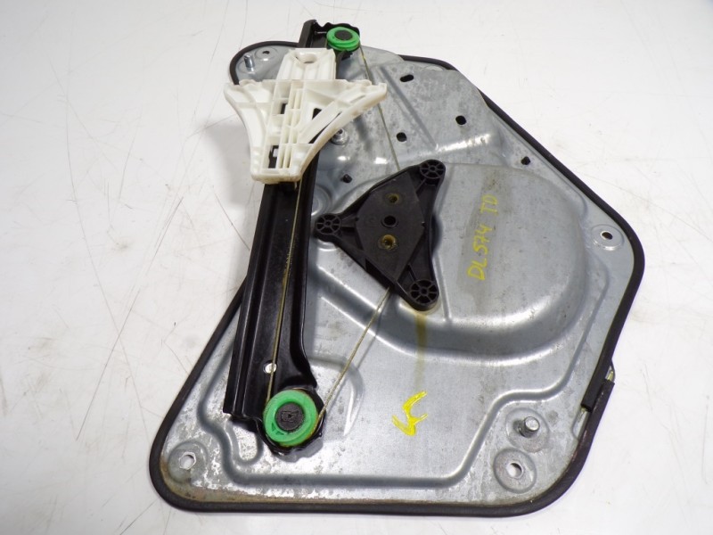 Recambio de elevalunas trasero derecho para skoda yeti 1.2 tsi referencia OEM IAM 5L0839462A 5L0839402B 