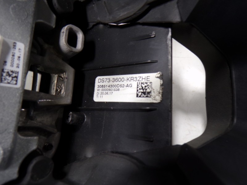 Recambio de volante para ford mondeo lim. 1.5 tdci cat referencia OEM IAM 2058103 DS733600 