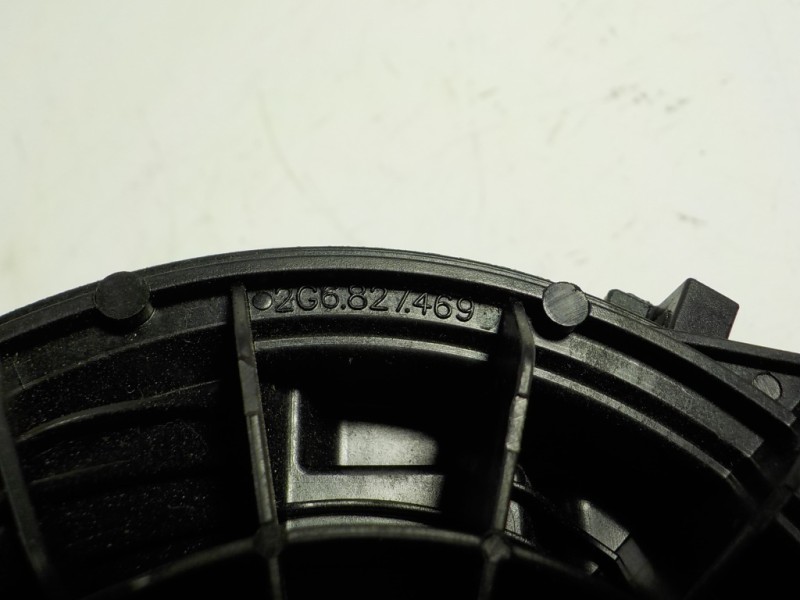 Recambio de maneta porton para volkswagen polo 1.0 tsi referencia OEM IAM 5H6827469DPJ 5G6827469F 