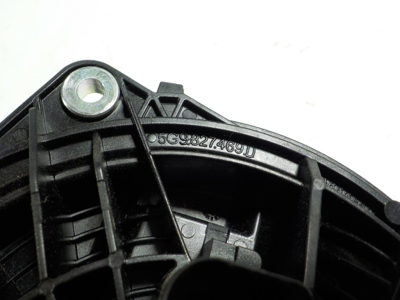 Recambio de maneta porton para volkswagen polo 1.0 tsi referencia OEM IAM 5H6827469DPJ 5G6827469F 