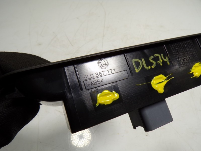 Recambio de mando elevalunas delantero izquierdo para skoda yeti 1.2 tsi referencia OEM IAM 1Z0959858BREH 1Z0959858B 