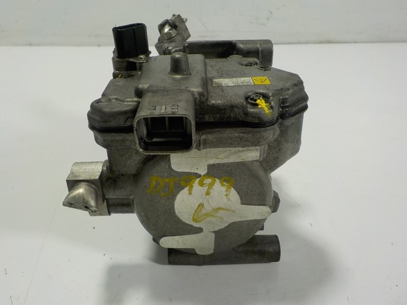 Recambio de compresor aire acondicionado para toyota yaris hybrid active referencia OEM IAM 8837052012 0422001350 