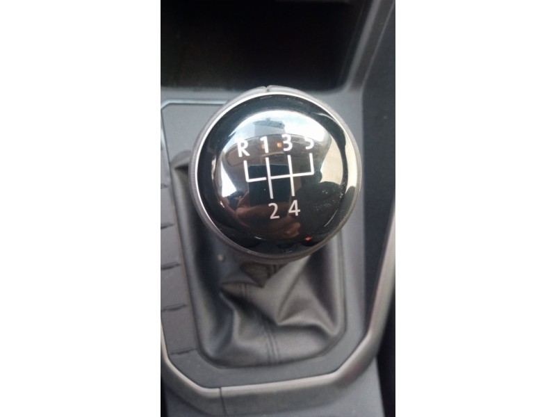 Recambio de palanca cambio para volkswagen polo 1.0 tsi referencia OEM IAM 2Q0711049J 2Q0711049J 