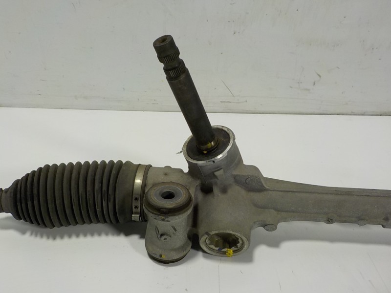 Recambio de cremallera direccion para toyota yaris hybrid active referencia OEM IAM 455000D280  