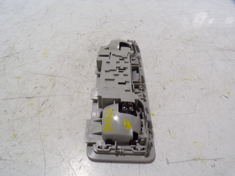 Recambio de piloto interior para volkswagen polo 1.0 tsi referencia OEM IAM 2GA947290PZL  