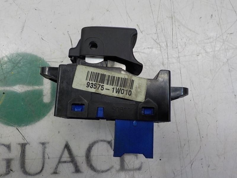 Recambio de mando elevalunas delantero derecho para kia rio concept referencia OEM IAM 935751W010 935751W010 