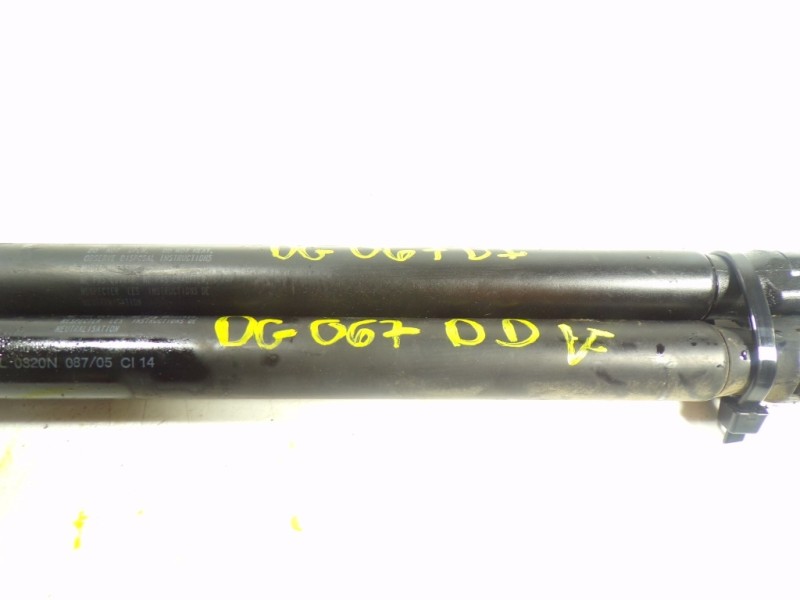 Recambio de amortiguador capot para volvo xc90 2.4 diesel cat referencia OEM IAM 30649736 30649736 