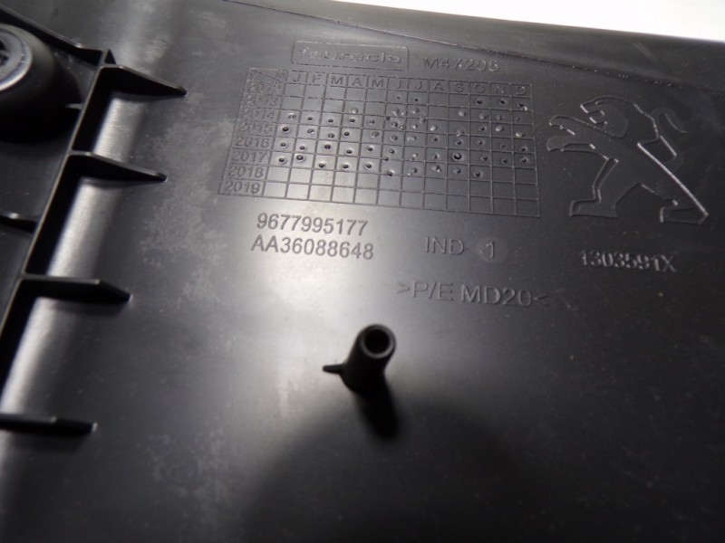 Recambio de guantera para peugeot 308 sw 1.6 blue-hdi fap referencia OEM IAM 16108047ZD 9677995177 AA36088648