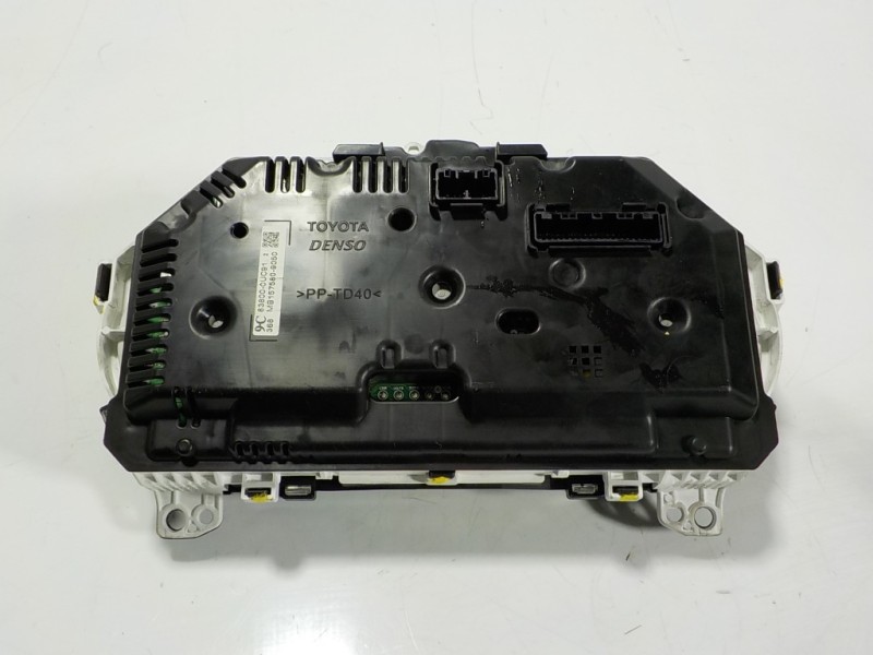Recambio de cuadro instrumentos para toyota yaris hybrid active referencia OEM IAM 838000UC91 838000UC91 MB1575809050