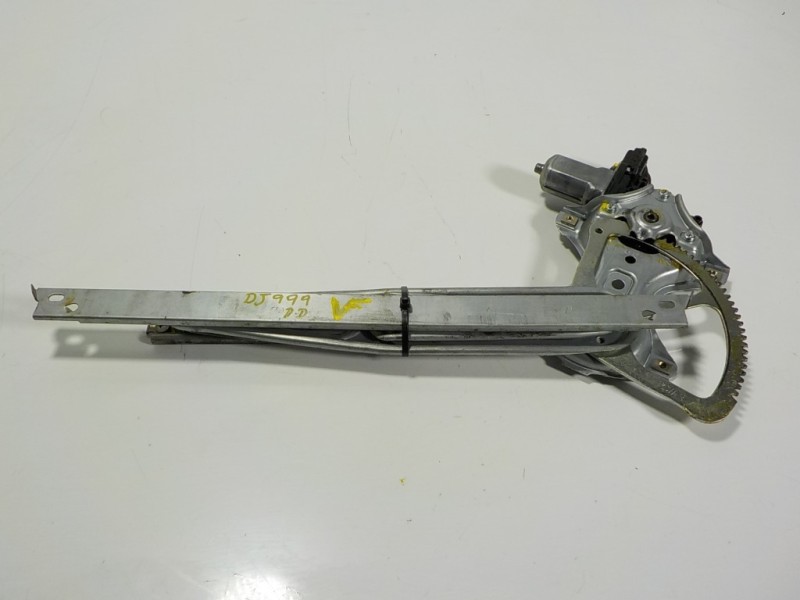 Recambio de elevalunas delantero derecho para toyota yaris hybrid active referencia OEM IAM 698100D300 857100D100 AV2621002331