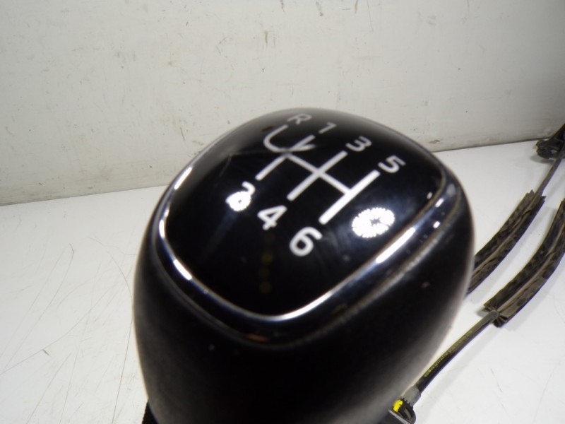 Recambio de palanca cambio para skoda yeti 1.2 tsi referencia OEM IAM 1K0711050A 5K0711049B 