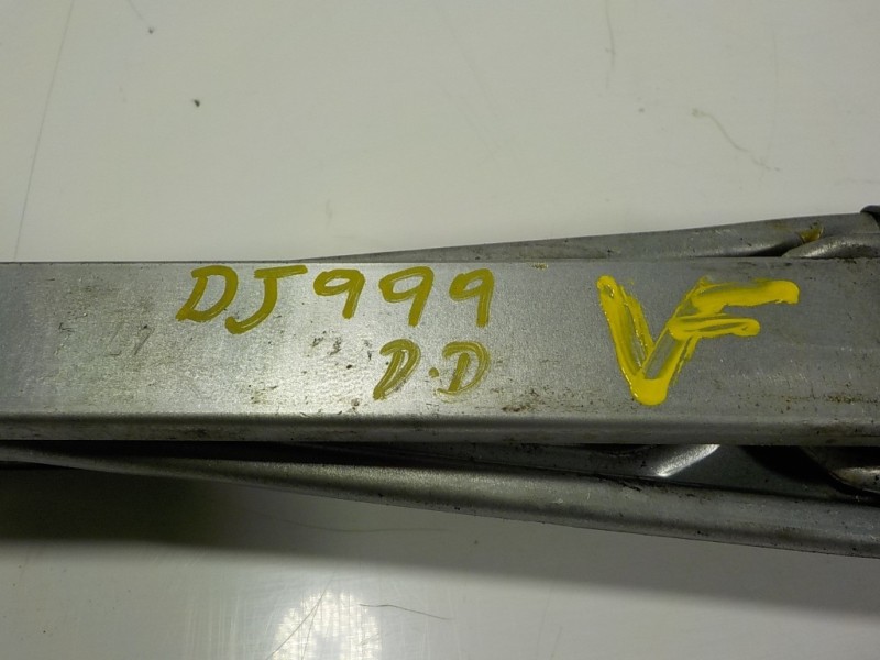 Recambio de elevalunas delantero derecho para toyota yaris hybrid active referencia OEM IAM 698100D300 857100D100 AV2621002331