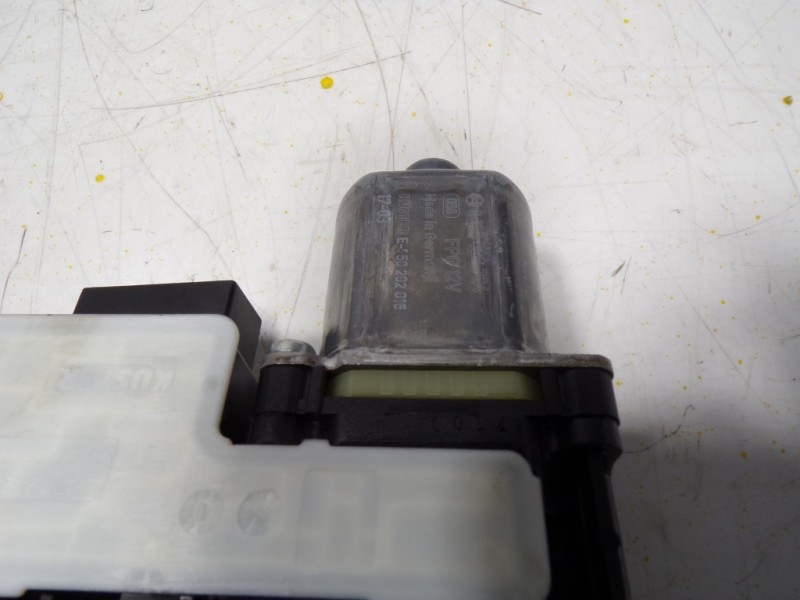 Recambio de motor elevalunas trasero derecho para seat leon (5f1) reference referencia OEM IAM 5Q0959812E 5Q0959812A 0138822724