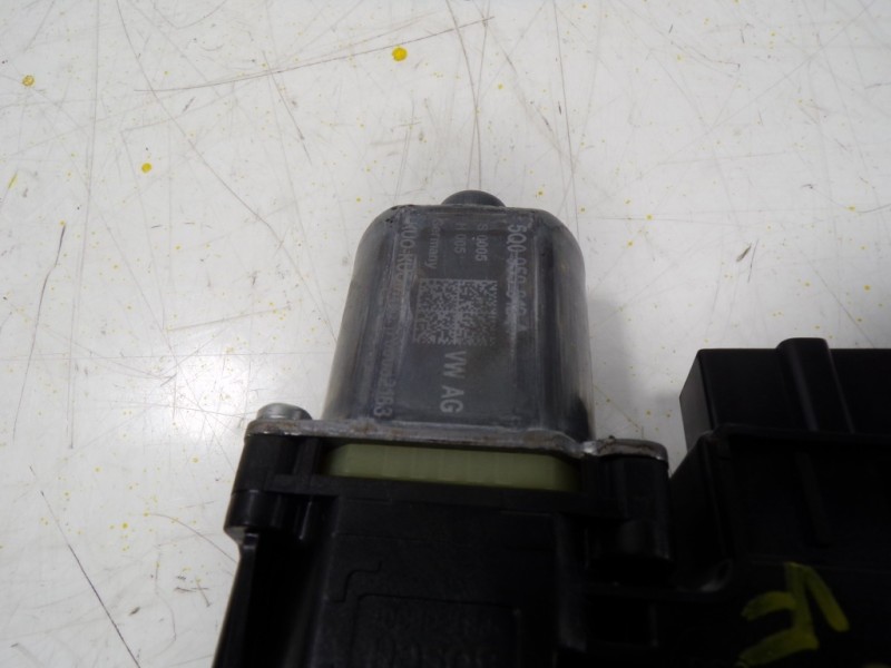 Recambio de motor elevalunas trasero derecho para seat leon (5f1) reference referencia OEM IAM 5Q0959812E 5Q0959812A 0138822724