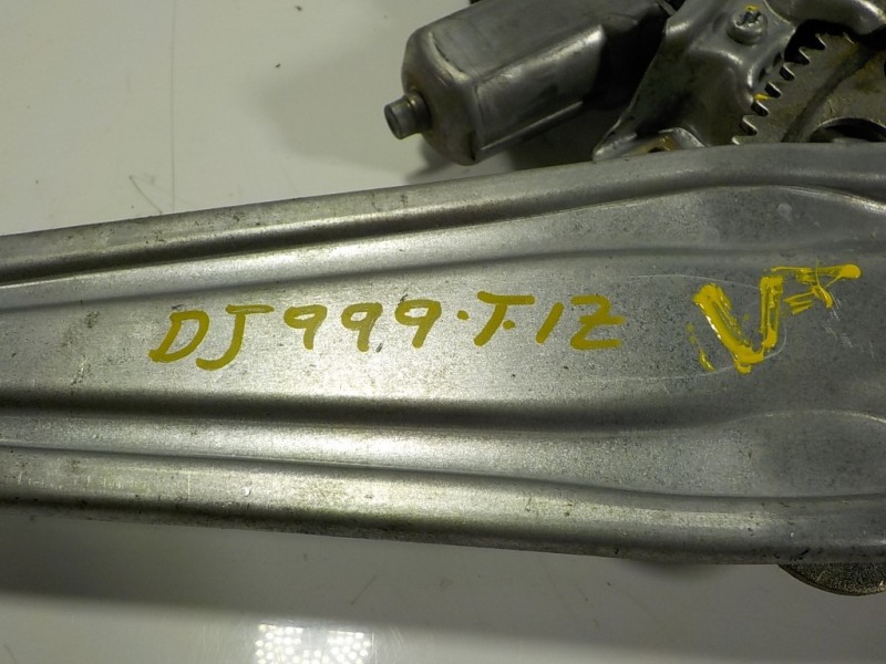 Recambio de elevalunas trasero izquierdo para toyota yaris hybrid active referencia OEM IAM 698400D220 857100D100 AV262100