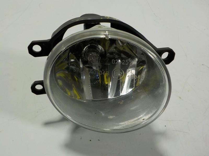 Recambio de faro antiniebla derecho para toyota yaris hybrid active referencia OEM IAM 8121002110 8121002110 89208265