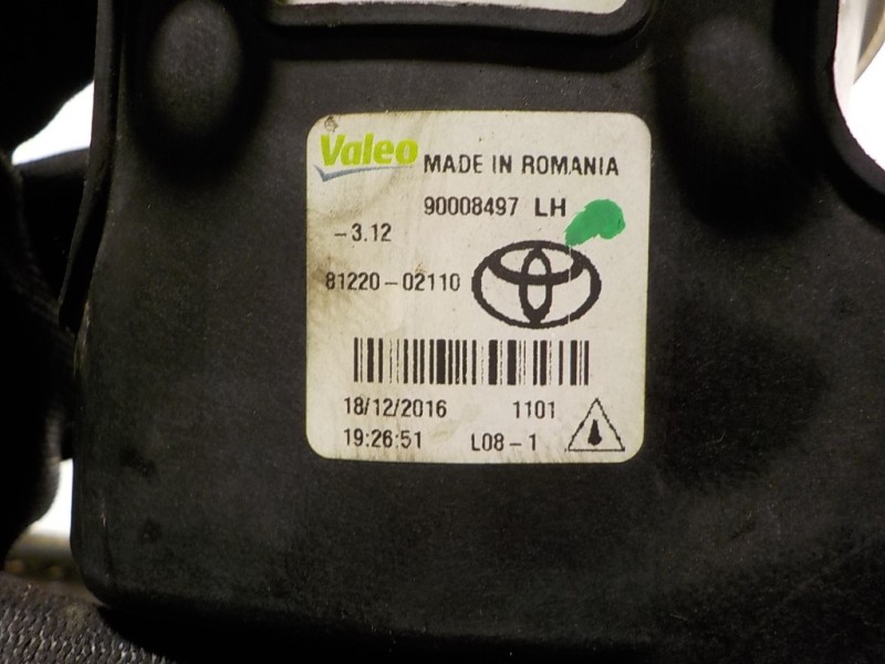 Recambio de faro antiniebla izquierdo para toyota yaris hybrid active referencia OEM IAM 8122002110 8122002110 90008497