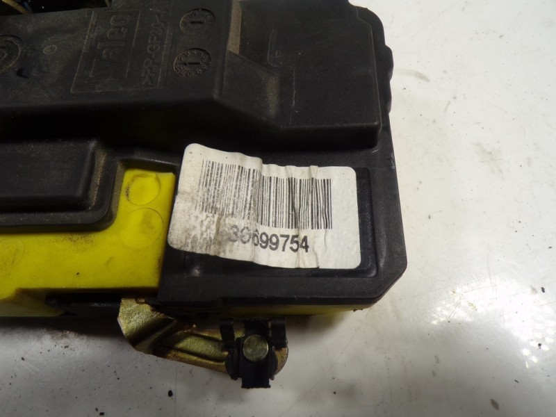 Recambio de cerradura puerta trasera izquierda para volvo xc90 2.4 diesel cat referencia OEM IAM 30699754 30699754 