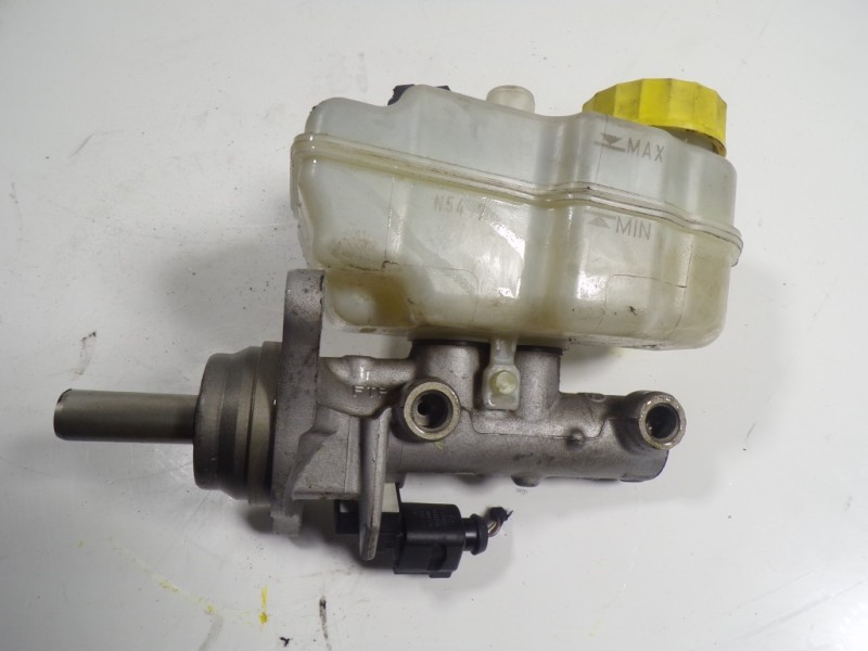 Recambio de bomba freno para skoda fabia 1.0 mpi referencia OEM IAM 6R1611019F  