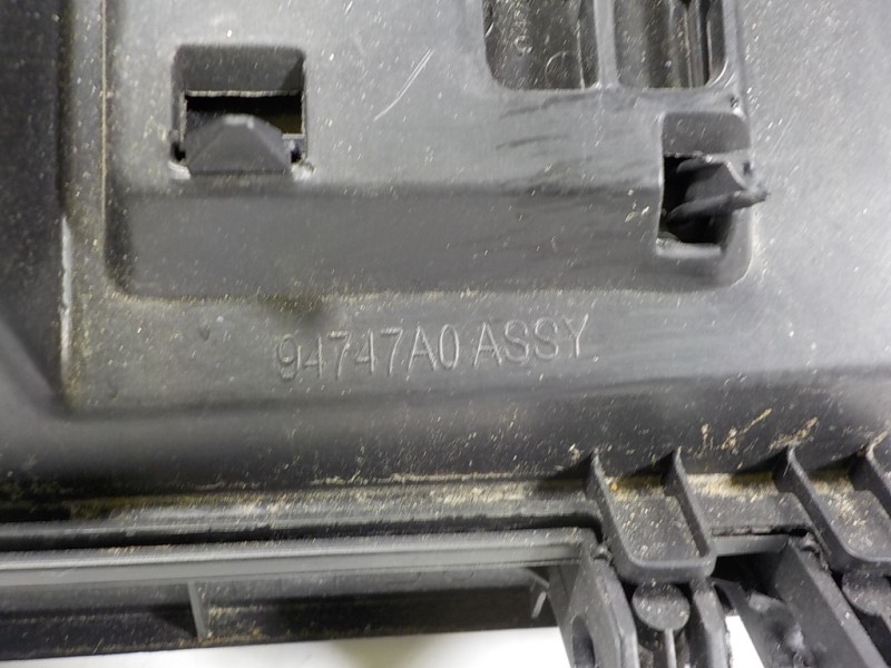 Recambio de guantera para toyota yaris hybrid active referencia OEM IAM 555500D171C1 555500D151 94747A0