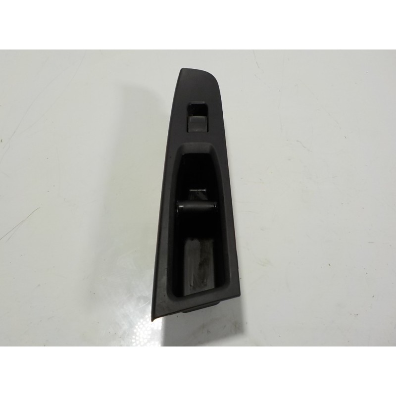 Recambio de mando elevalunas delantero derecho para toyota yaris hybrid active referencia OEM IAM 742310D700C2 742310D700 