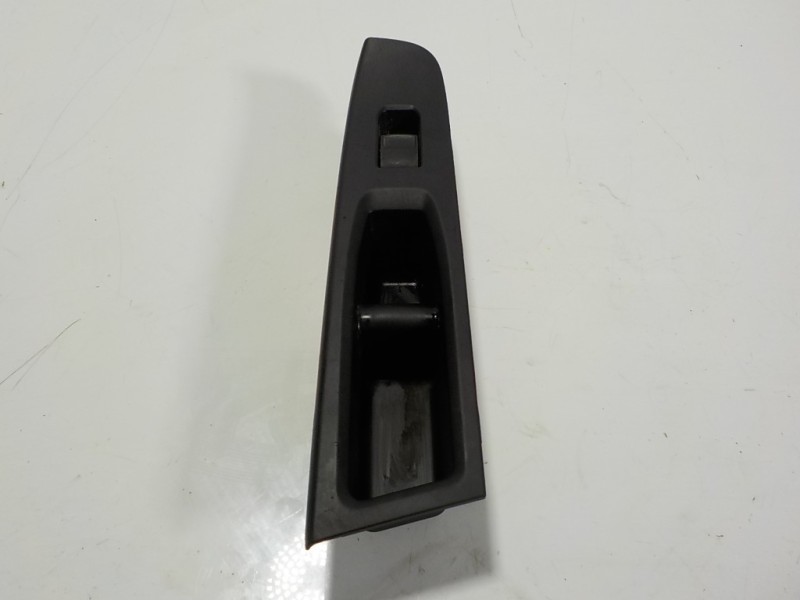 Recambio de mando elevalunas delantero derecho para toyota yaris hybrid active referencia OEM IAM 742310D700C2 742310D700 