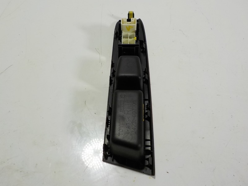 Recambio de mando elevalunas delantero derecho para toyota yaris hybrid active referencia OEM IAM 742310D700C2 742310D700 