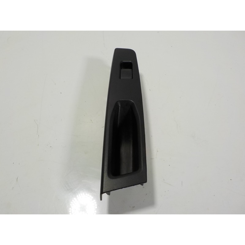 Recambio de mando elevalunas trasero derecho para toyota yaris hybrid active referencia OEM IAM 742710D400C2 742710D400 