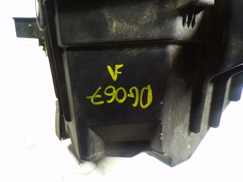 Recambio de filtro aire para volvo xc90 2.4 diesel cat referencia OEM IAM 30647129  