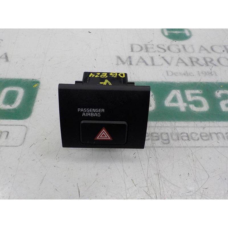 Recambio de warning para kia rio concept referencia OEM IAM 937701WBB0  