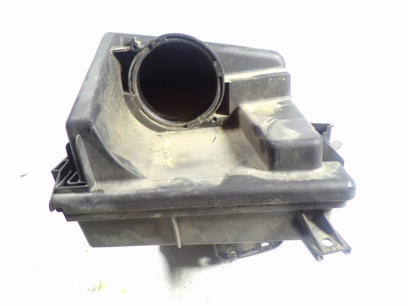 Recambio de filtro aire para volvo xc90 2.4 diesel cat referencia OEM IAM 30647129  