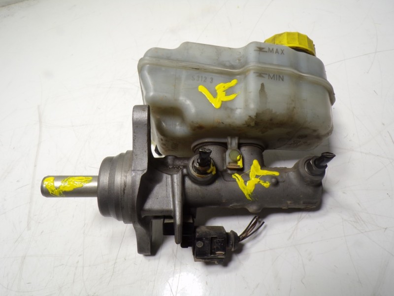 Recambio de bomba freno para skoda rapid 1.6 tdi dpf referencia OEM IAM 6R1611019D 6R0611301A 