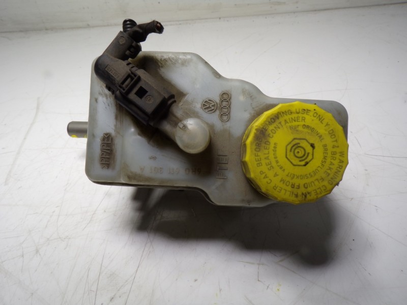 Recambio de bomba freno para skoda rapid 1.6 tdi dpf referencia OEM IAM 6R1611019D 6R0611301A 