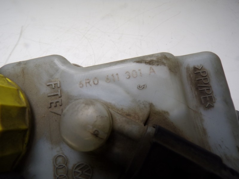 Recambio de bomba freno para skoda rapid 1.6 tdi dpf referencia OEM IAM 6R1611019D 6R0611301A 