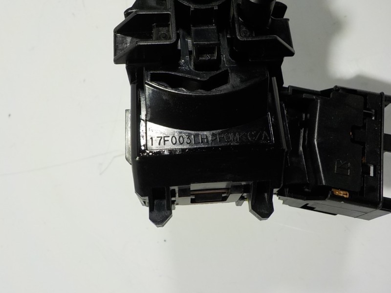 Recambio de mando limpia para toyota yaris hybrid active referencia OEM IAM 846520D190 17F003LH 