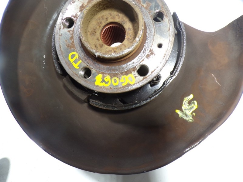 Recambio de mangueta trasera derecha para volvo xc90 2.4 diesel cat referencia OEM IAM 31277992  