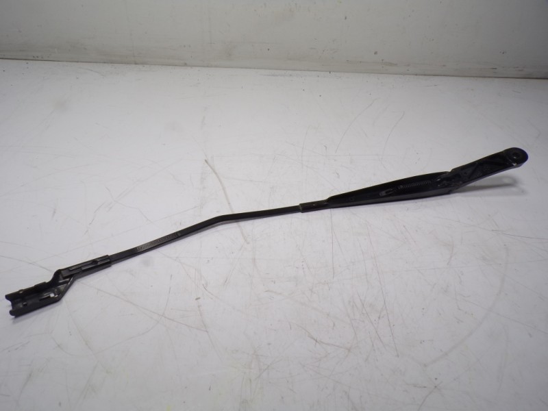 Recambio de brazo limpia delantero derecho para skoda rapid 1.6 tdi dpf referencia OEM IAM 5JB955410  