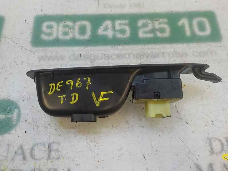 Recambio de mando elevalunas trasero derecho para renault captur 1.2 tce energy referencia OEM IAM 254218614R 829614619R 
