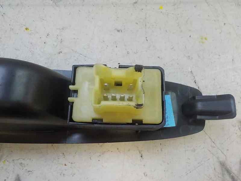 Recambio de mando elevalunas trasero derecho para renault captur 1.2 tce energy referencia OEM IAM 254218614R 829614619R 