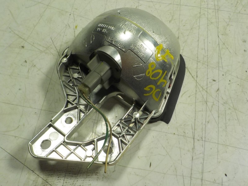 Recambio de piloto trasero central para toyota avensis berlina (t25) 2.0 turbodiesel cat referencia OEM IAM   