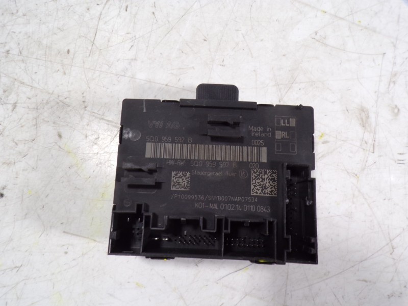 Recambio de modulo electronico para audi a3 sportback (8va) 1.6 tdi referencia OEM IAM 5Q0959592BZ00 5Q0959592B 