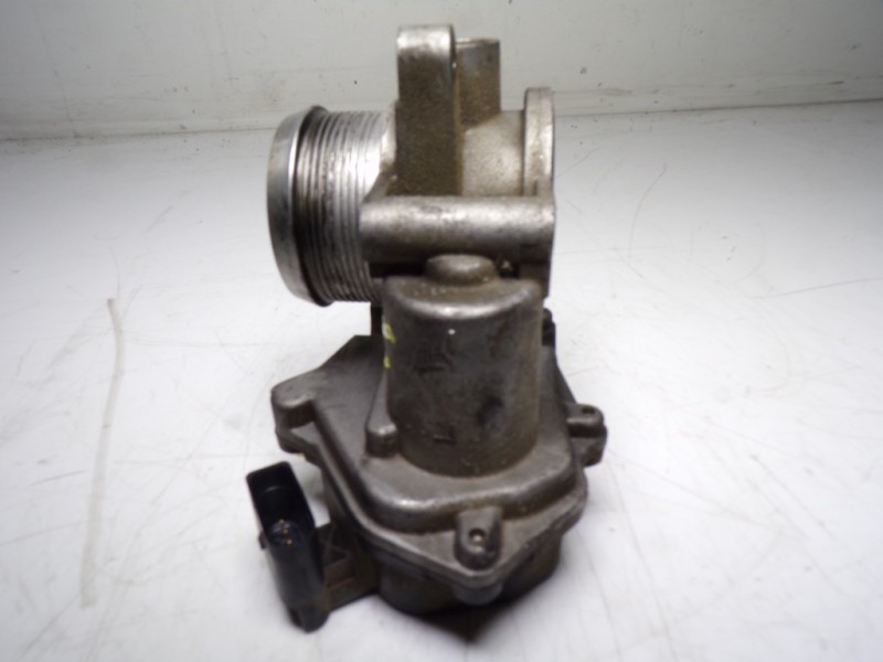 Recambio de caja mariposa para skoda rapid 1.6 tdi dpf referencia OEM IAM 03L128063AD 03L128063AD 