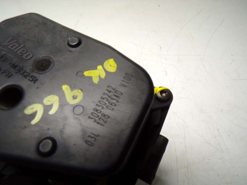 Recambio de caja mariposa para skoda rapid 1.6 tdi dpf referencia OEM IAM 03L128063AD 03L128063AD 