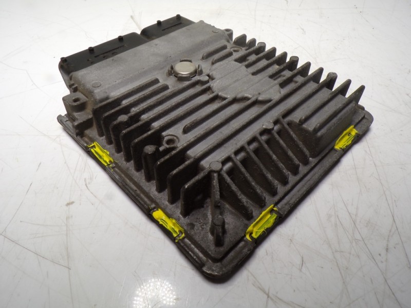 Recambio de centralita motor uce para skoda rapid 1.6 tdi dpf referencia OEM IAM 03L906023LM 03L906023LM 